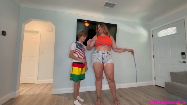 Tallgoddessgia Amazon Gia Size Comparison with Funsize Frank