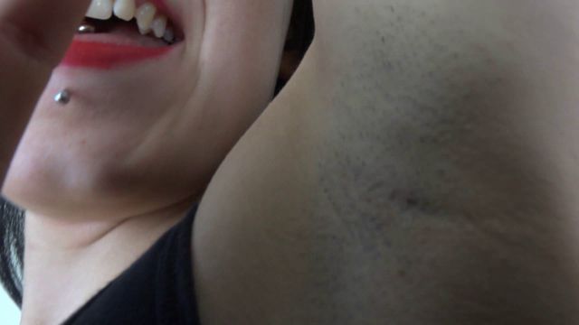 Umiliati offesi – italian story – The Sweaty Armpits Gym