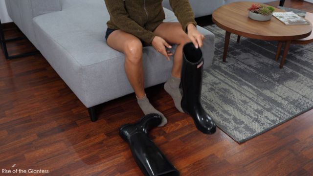 RISE OF THE GIANTESS – Enola Crushes with Rubber Boots 4k RISE OF THE GIANTESS – Enola Crushes with Rubber Boots 4k